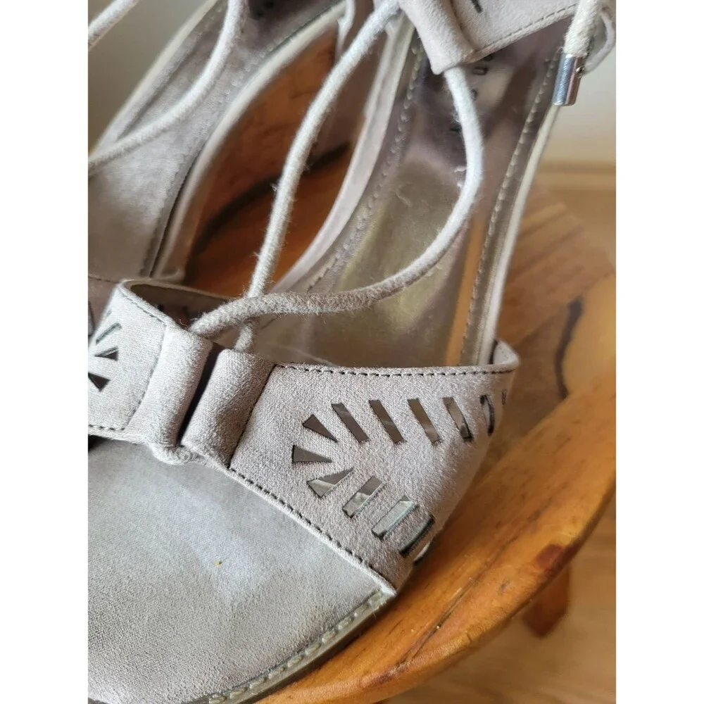 Madden Girl Boho Strappy Lace-Up Suede Cork Wedge Sandals Light Taupe Size 9